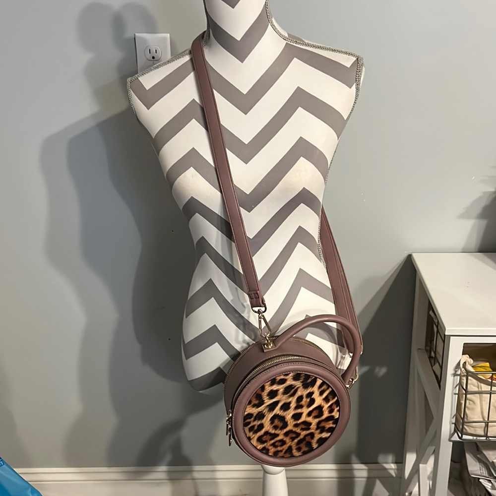 Womens Leopard purse